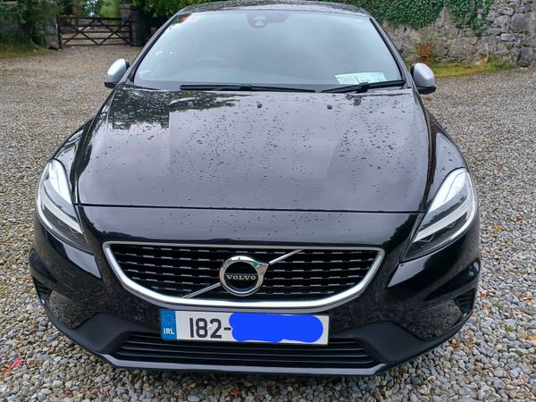 Volvo V40 Hatchback, Diesel, 2018, Black