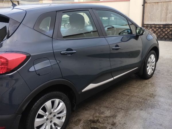 Renault Captur Hatchback, Diesel, 2015, Blue