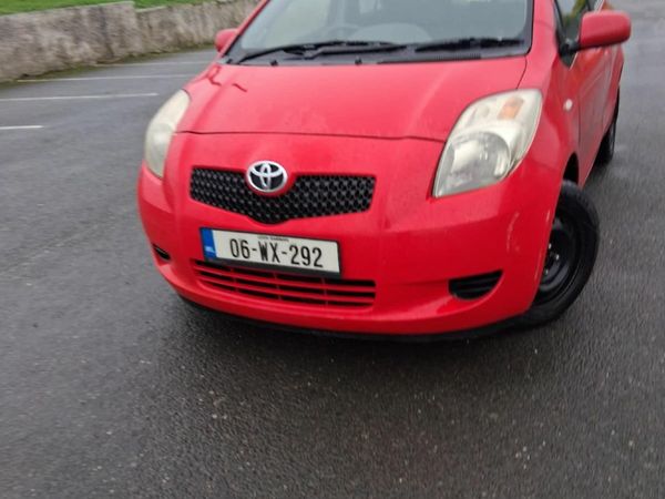 Toyota Yaris Hatchback, Petrol, 2006, Red