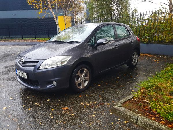 Toyota Auris Hatchback, Petrol, 2010, Grey
