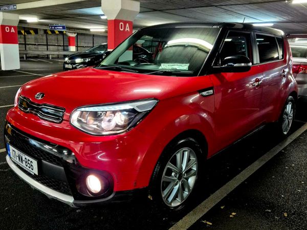 Kia Soul Hatchback, Diesel, 2017, Red