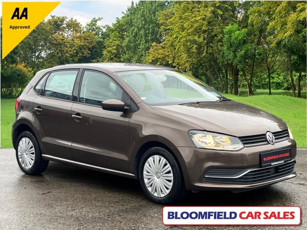 Volkswagen Polo Hatchback, Petrol, 2014, Brown
