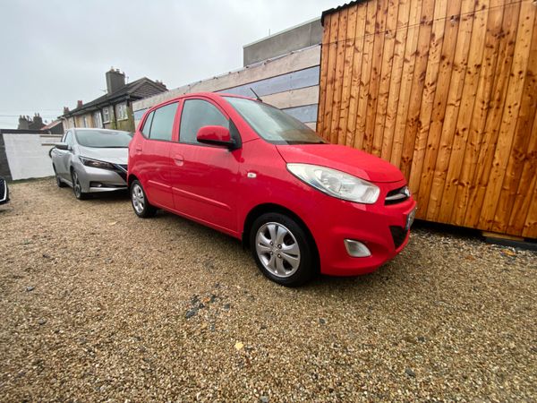 Hyundai i10 Hatchback, Petrol, 2011, Red