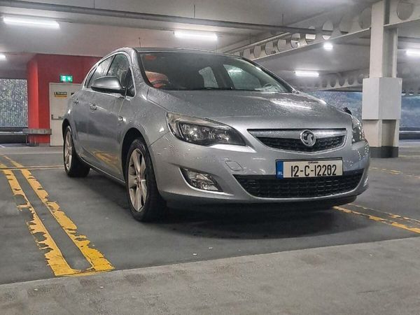 Vauxhall Astra Hatchback, Petrol, 2012, Silver