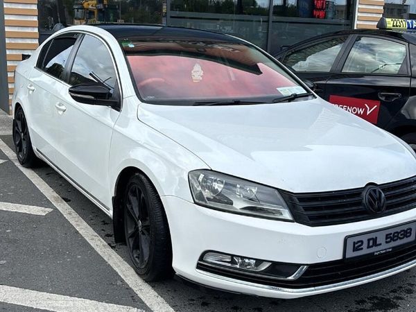 Volkswagen Passat Saloon, Diesel, 2012, White