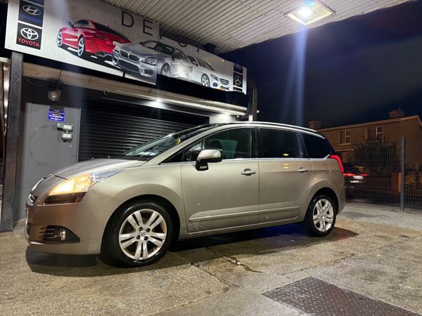 Peugeot 5008 MPV, Diesel, 2011, Grey