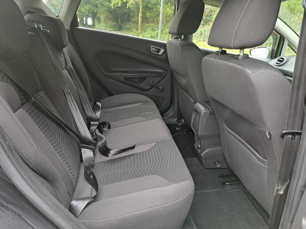 Ford Fiesta Hatchback, Petrol, 2014, Black