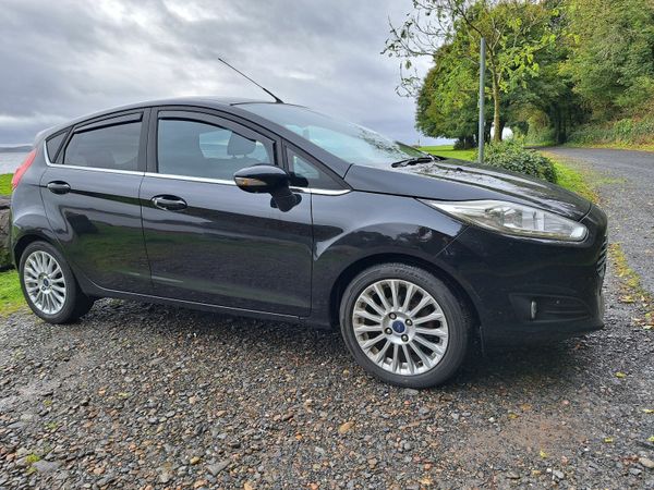 Ford Fiesta Hatchback, Petrol, 2014, Black