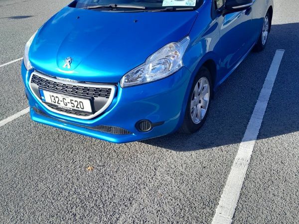 Peugeot 208 Hatchback, Petrol, 2013, Blue
