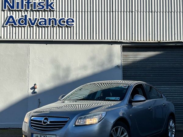 Opel Insignia Hatchback, Diesel, 2010, Silver