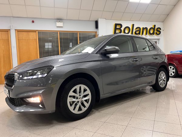 Skoda Fabia Hatchback, Petrol, 2023, Grey