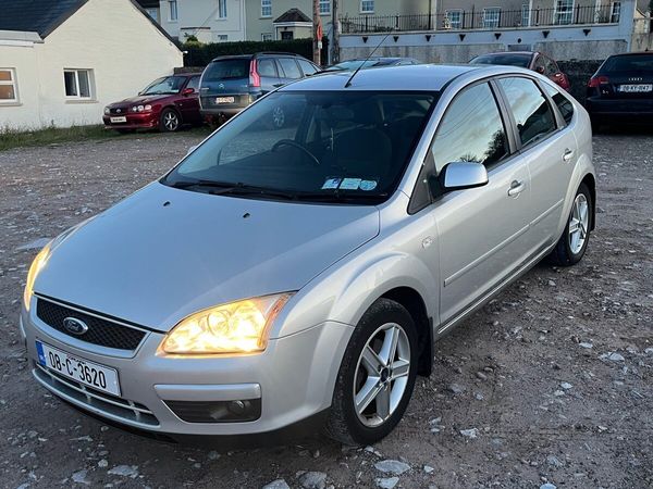 Ford Focus Hatchback, Petrol, 2008, Silver