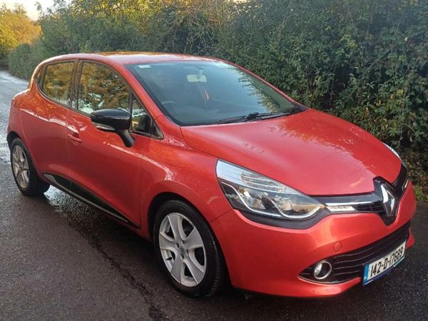 Renault Clio Hatchback, Petrol, 2014, Red