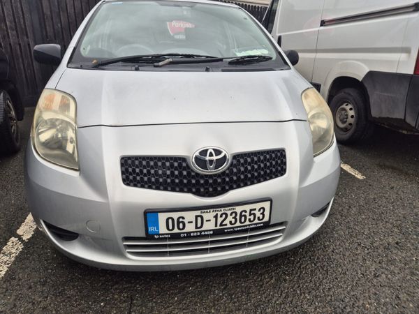 Toyota Yaris Hatchback, Petrol, 2006, Silver