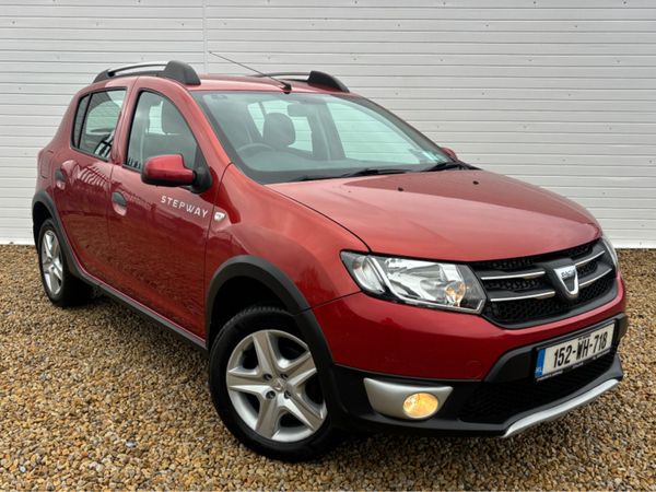 Dacia Sandero Hatchback, Diesel, 2015, Red
