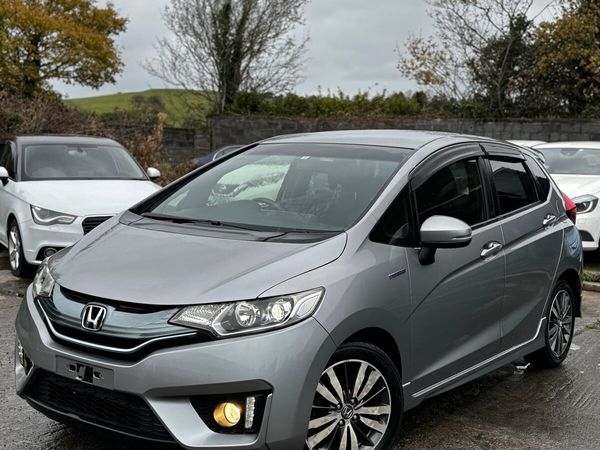 Honda Fit Hatchback, Petrol Hybrid, 2014, Silver