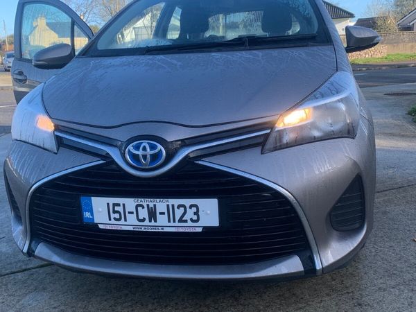 Toyota Yaris Hatchback, Petrol Hybrid, 2015, Beige