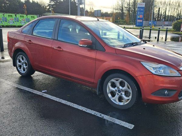 Ford Focus Saloon, Diesel, 2009, Red