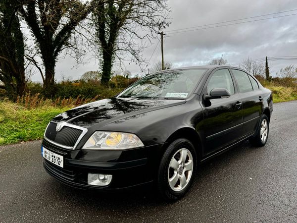 Skoda Octavia Hatchback, Petrol, 2007, Black