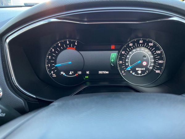 Ford Mondeo Hatchback, Diesel, 2015, Grey