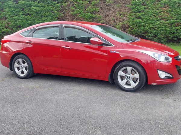 Hyundai i40 Saloon, Diesel, 2014, Red