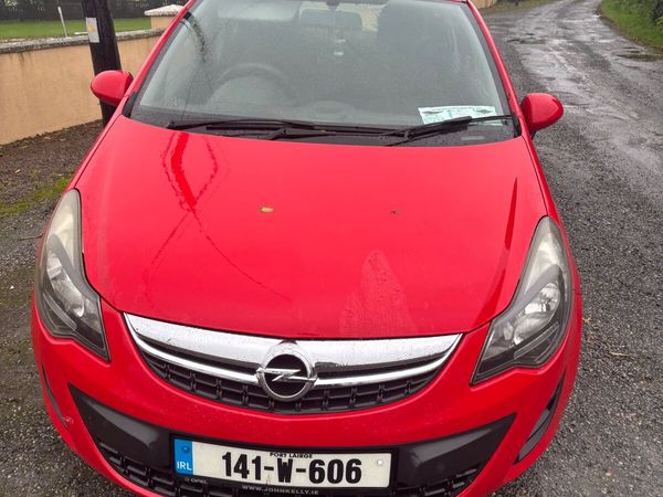 Opel Corsa Hatchback, Petrol, 2014, Red