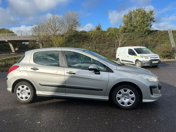 Peugeot 308 Hatchback, Diesel, 2010, Silver