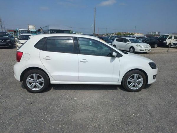 Volkswagen Polo Hatchback, Petrol, 2014, White