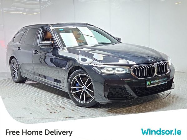 BMW 5-Series Estate, Petrol Plug-in Hybrid, 2023, Black
