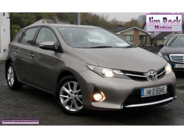 Toyota Auris Hatchback, Diesel, 2014, Gold