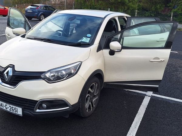 Renault Captur Hatchback, Diesel, 2014, Yellow