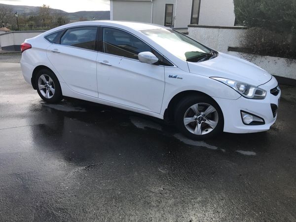 Hyundai i40 Saloon, Diesel, 2014, White