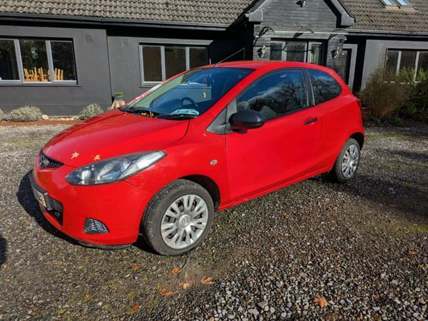 Mazda Mazda2 Hatchback, Petrol, 2010, Red