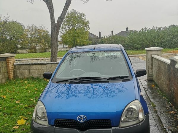 Toyota Yaris Hatchback, Petrol, 2002, Blue
