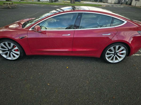 Tesla Model 3 Saloon, Electric, 2019, Red