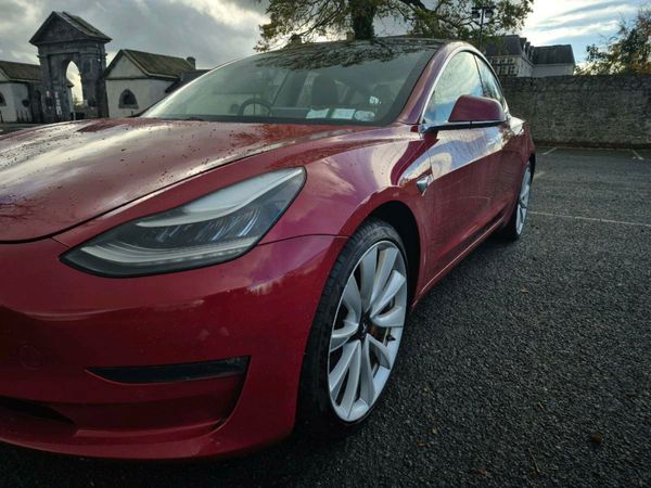 Tesla Model 3 Saloon, Electric, 2019, Red