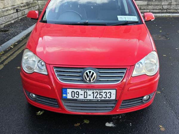 Volkswagen Polo Hatchback, Petrol, 2009, Red