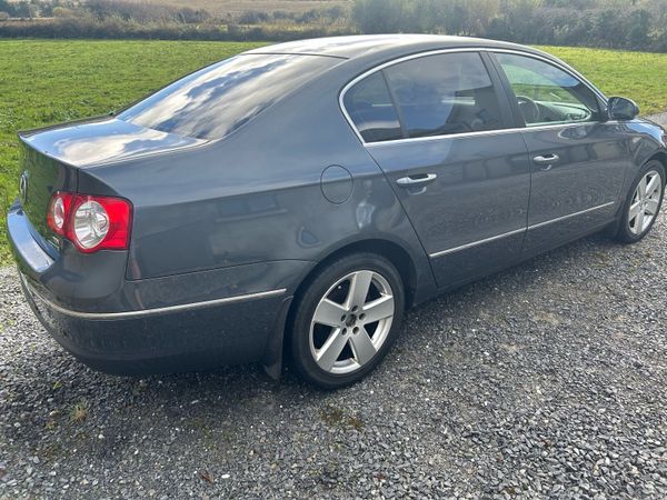 Volkswagen Passat Saloon, Diesel, 2010, Grey