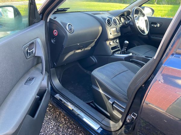Nissan Qashqai Hatchback, Diesel, 2012, Blue