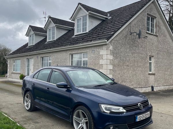 Volkswagen Jetta Saloon, Diesel, 2013, Blue