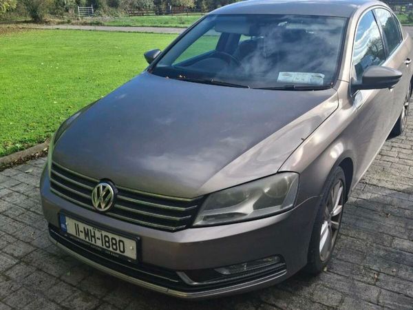Volkswagen Passat Saloon, Diesel, 2011, Brown