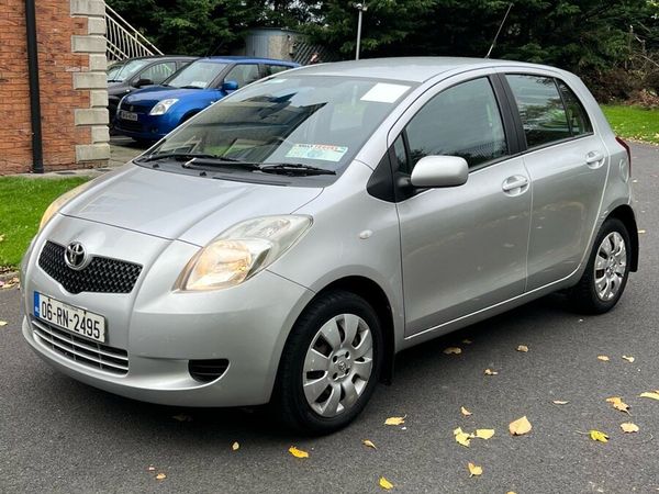 Toyota Yaris Hatchback, Petrol, 2006, Silver