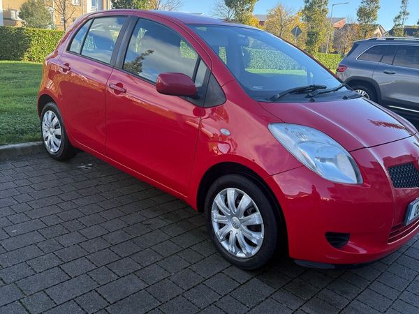Toyota Yaris Hatchback, Petrol, 2006, Red