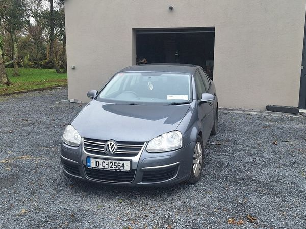 Volkswagen Jetta Saloon, Diesel, 2010, Grey