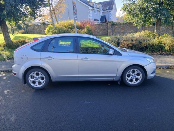 Ford Focus Hatchback, Diesel, 2011, Silver