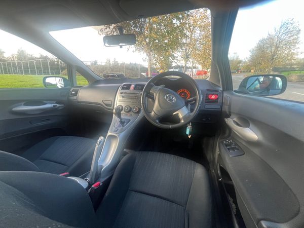 Toyota Auris Hatchback, Petrol, 2007, Grey