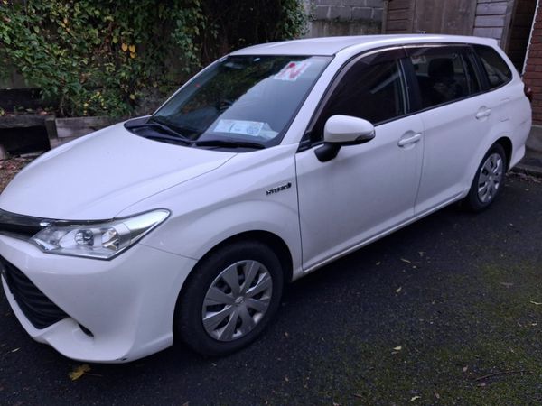 Toyota Corolla Estate, Petrol Hybrid, 2016, White