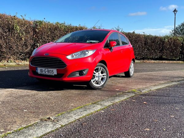 Ford Fiesta Hatchback, Petrol, 2014, Red