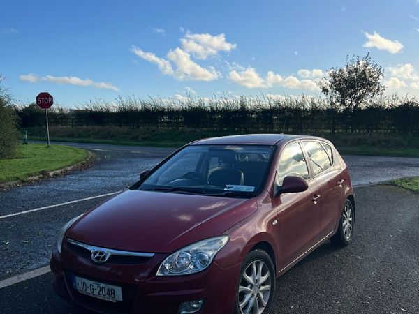 Hyundai i30 Hatchback, Diesel, 2010, Red