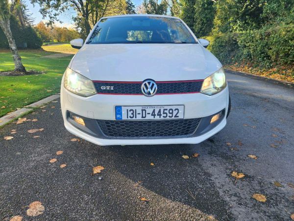 Volkswagen Polo Hatchback, Petrol, 2013, White